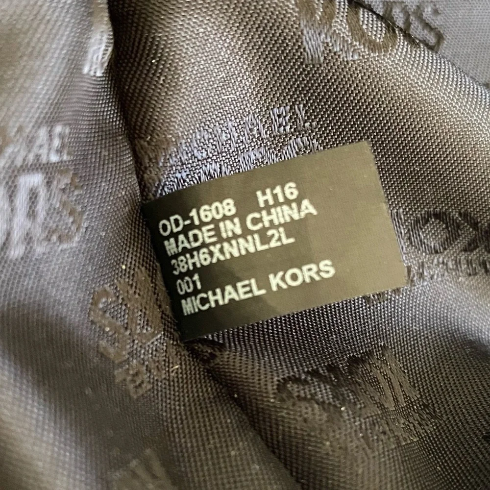 MICHAEL KORS HANNAH QUILTED🖤BLACK🖤LEATHER GOLD CHAIN SHOULDER/CROSSBODY🌟EUC🌟 - Picture 14 of 17